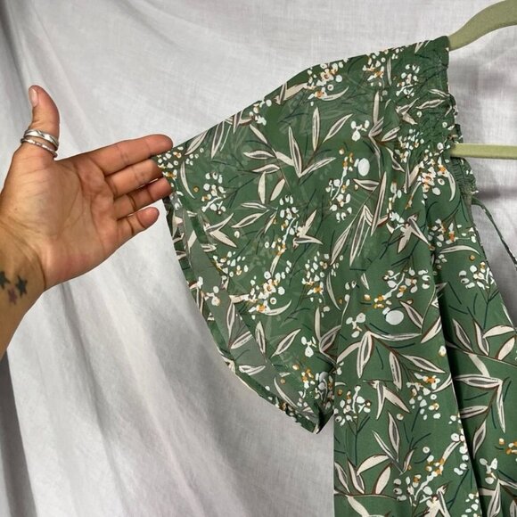 Lush Wrap Top Flutter Sleeve Midi Dres Womens S Sage Green Floral Tiered Ruffle - Picture 3 of 14